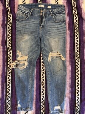 KanCan Distressed Cropped Blue Ankle Jeans